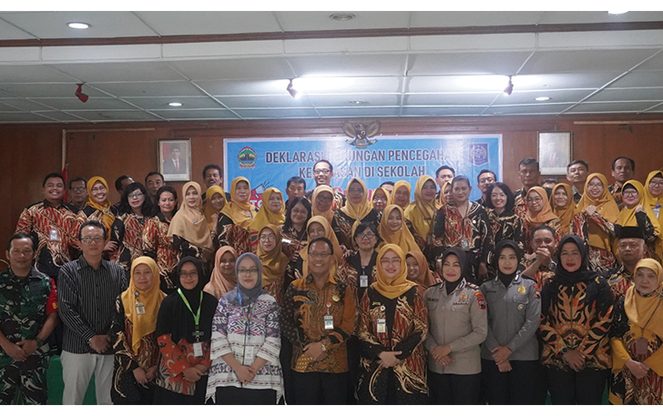 BERSINERGI: SMAN 4 Surakarta mengukuhkan tim pencegahan dan penanganan kekerasan (TPPK) di aula sekolah setempat, kemarin (15/11).