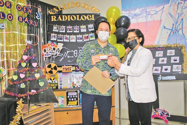 Keceriaan di divisi radiologi RS Dr Oen Solo Baru.
