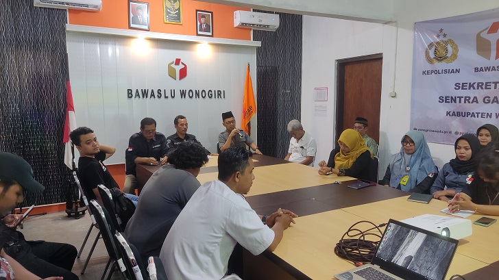Rakor koordinasi kehumasan di kantor Bawaslu Wonogiri, Senin (20/11/2023)
