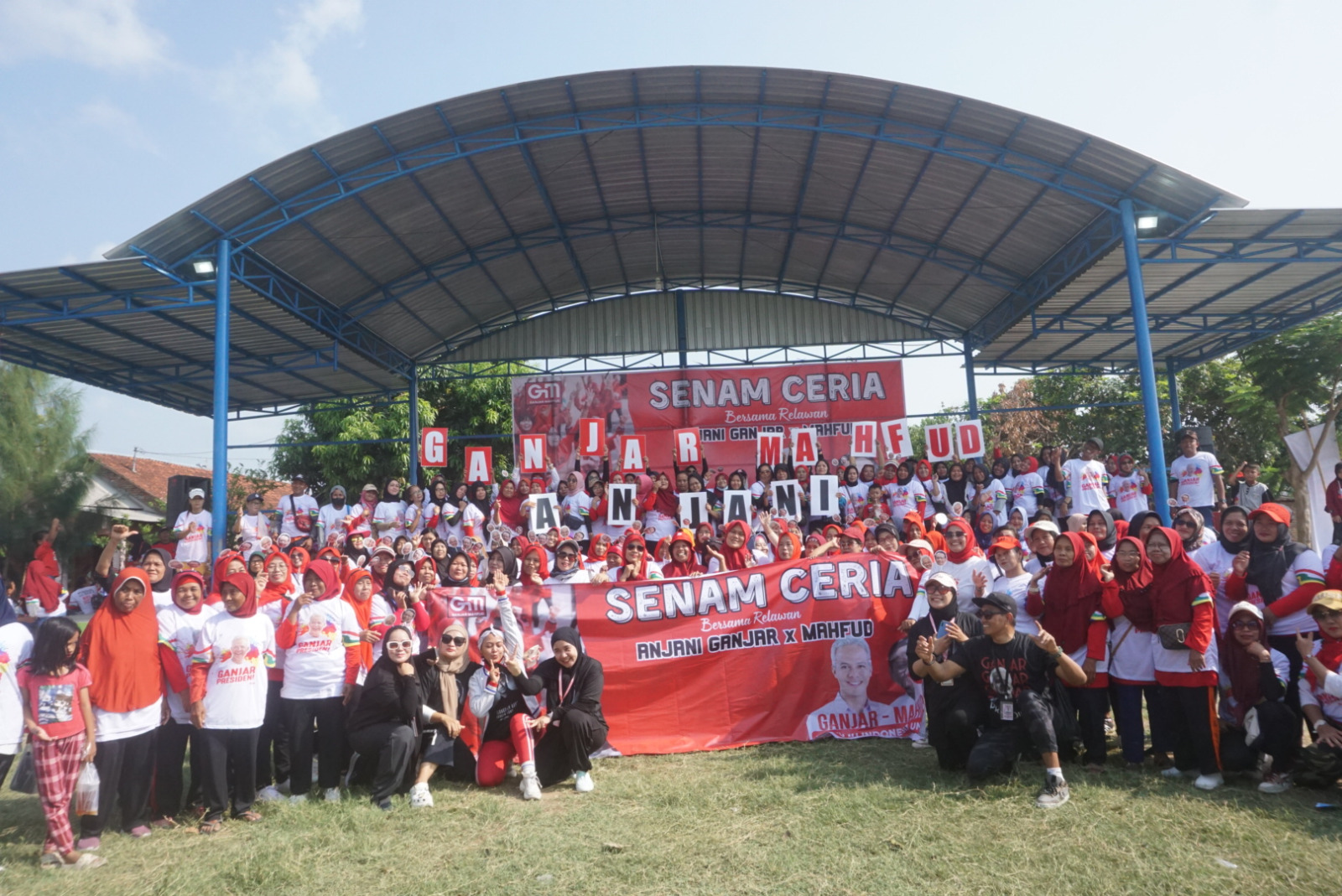 Peserta senam ceria yang digelar Relawan Anjani Ganjar X Mahfud MD
