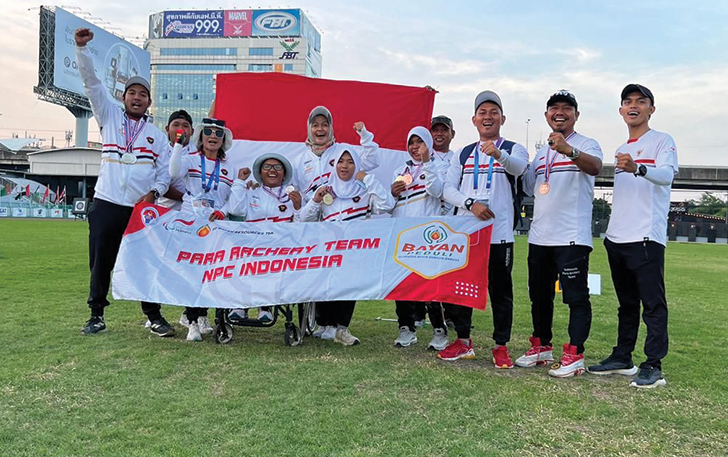 Atlet Para Panahan Teodora Audi (tengah, kursi roda) merebut satu lagi tiket menuju Paralimpiade Paris 2024
