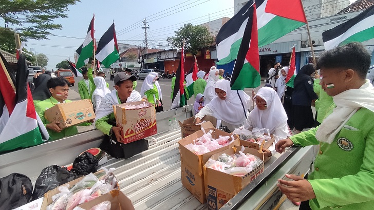 Aksi damai peduli Palestina di depan Pasar Kota Wonogiri, Jumat (24/11/2023).