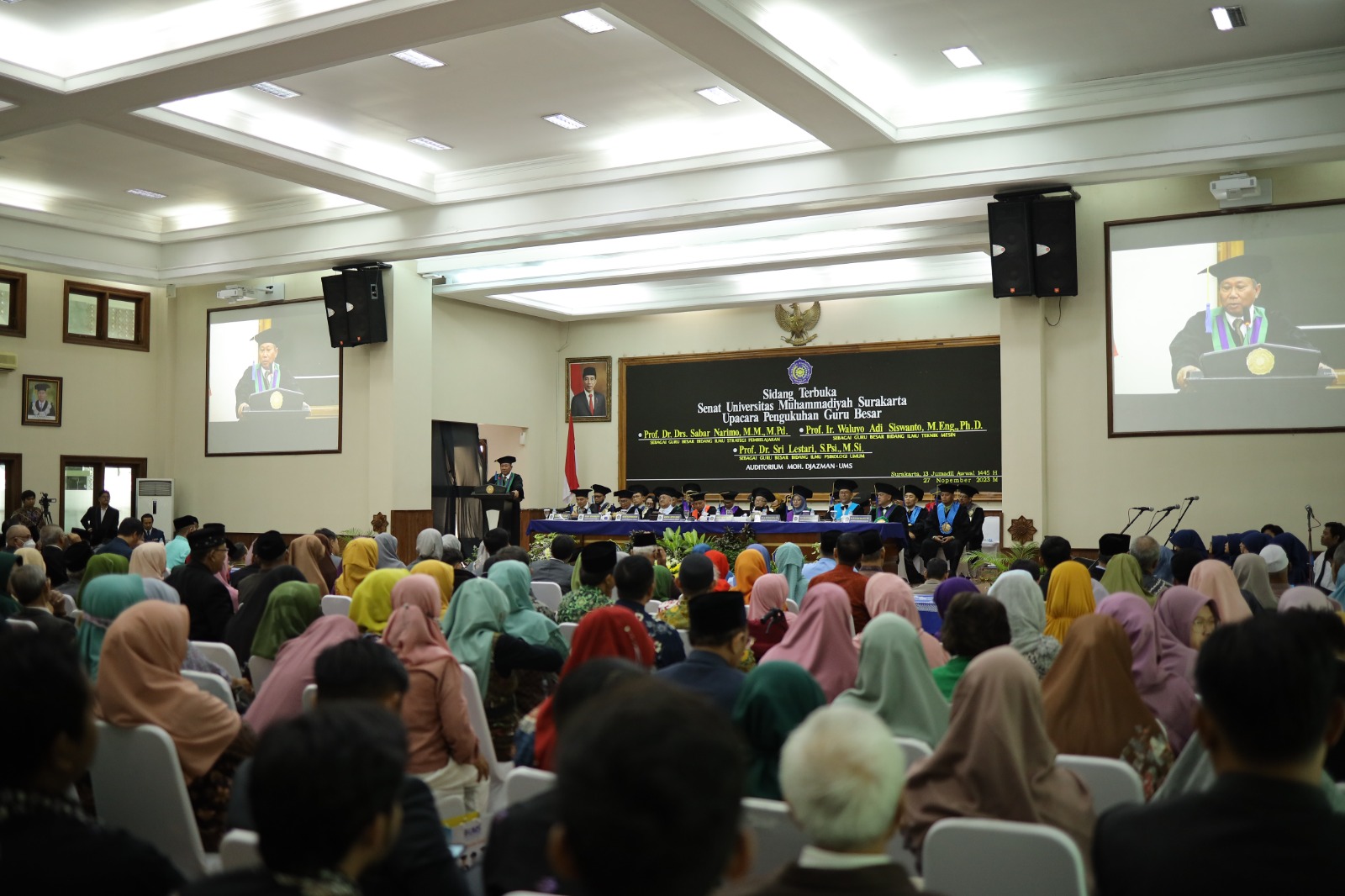 Pengukuhan tiga Guru Besar di Auditorium Djazman Universitas Muhammadiyah Surakarta, Senin (27/11/2023).