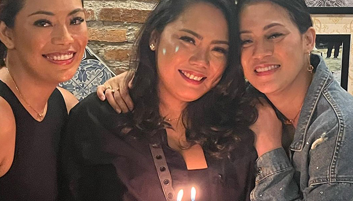 Potret Kebersamaan Nanie Darham dan Keluarga