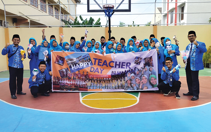Perayaan hari guru di SMP Muhammadiyah PK Kottabarat, Sabtu (25/11).