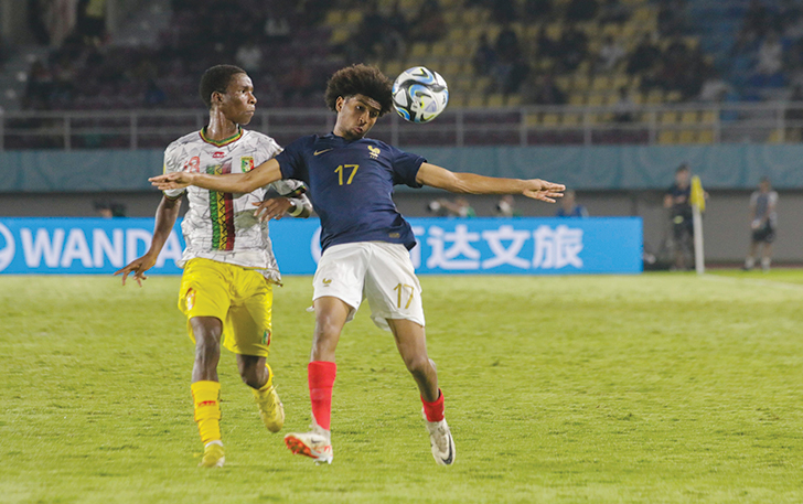Laga semifinal Piala Dunia U-17 antara Prancis vs Mali di Stadion Manahan Solo, Selasa (28/11). Prancis berhasil melaju ke final usai kalahkan Mali dengan skor 2-1.