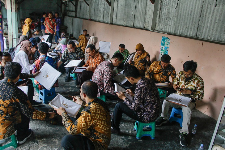 Workshop dan membatik bersama digelar FT UMS di Kampung Barik Mahkota Laweyan, Kota Solo, Jumat (8/12/2023).