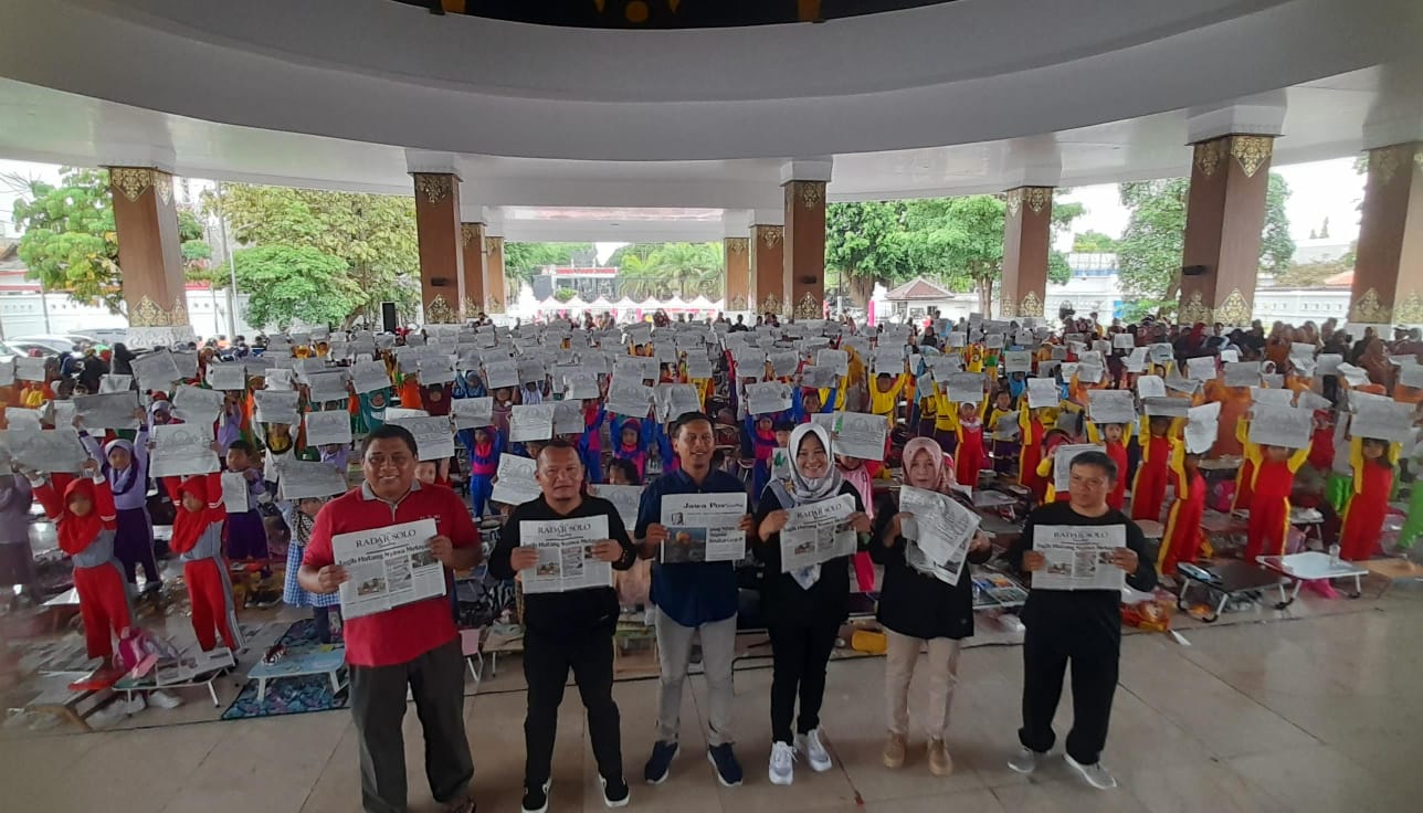 Ribuan siswa dari tingkat PAUD) dan TK yang ada di Kabupaten Karanganyar,  mengikuti Gebyar Mewarnai yang digelar di Pendopo Raden Mas Said, Minggu (10/12).
