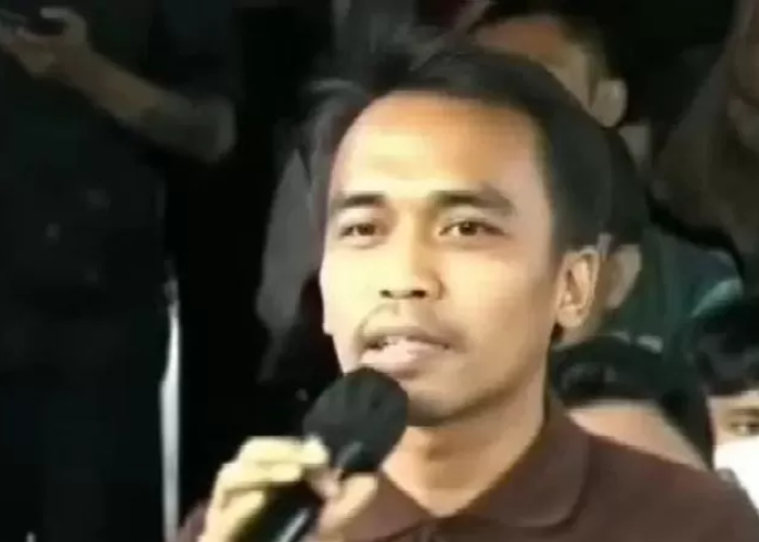 Komika asal Lampung, Aulia Rakhman kini jadi tersangka dugaan penistaan agama karena dianggap menghina Nabi Muhammad SAW.