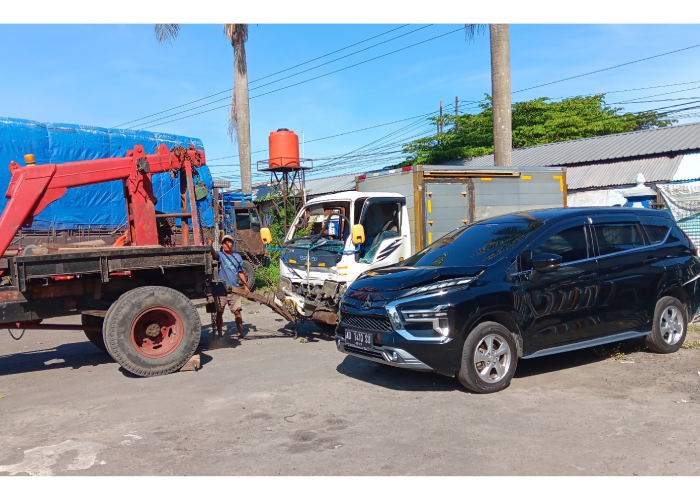 Sejumlah kendaraan yang terlibat kecelakaan karambol yang diparkir di Sub Terminal Delanggu.