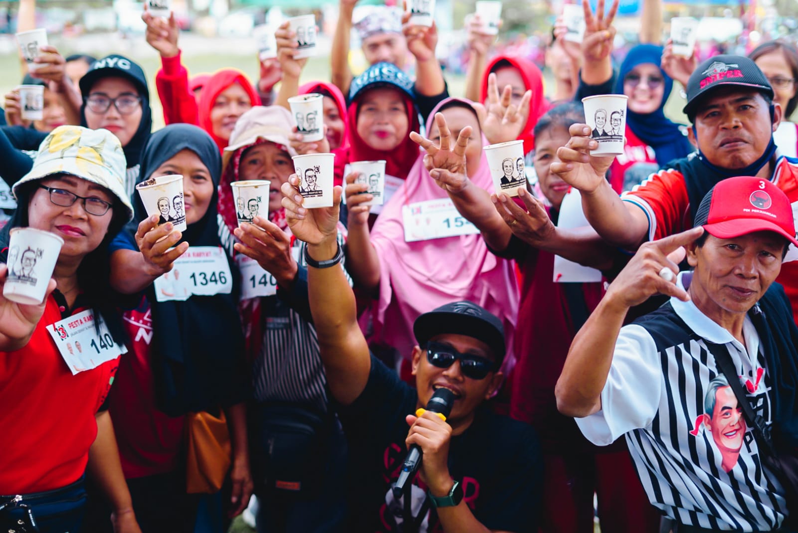 Gelaran Pesta Rakyat yang digelar Relawan Anjani Ganjar X Mahfud di Lapangan Merdeka, Desa Delanggu, Kecamatan Delanggu, Klaten, Minggu (17/12).