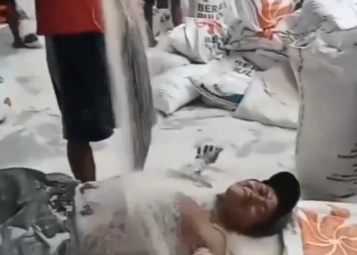 Potongan video pekerja tanpa baju