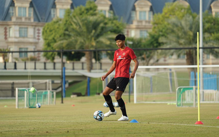 Bomber muda Persis Solo jalani TC Timnas U-20 di Lapangan Aspire Academy, Doha, Qatar, (25/12).
