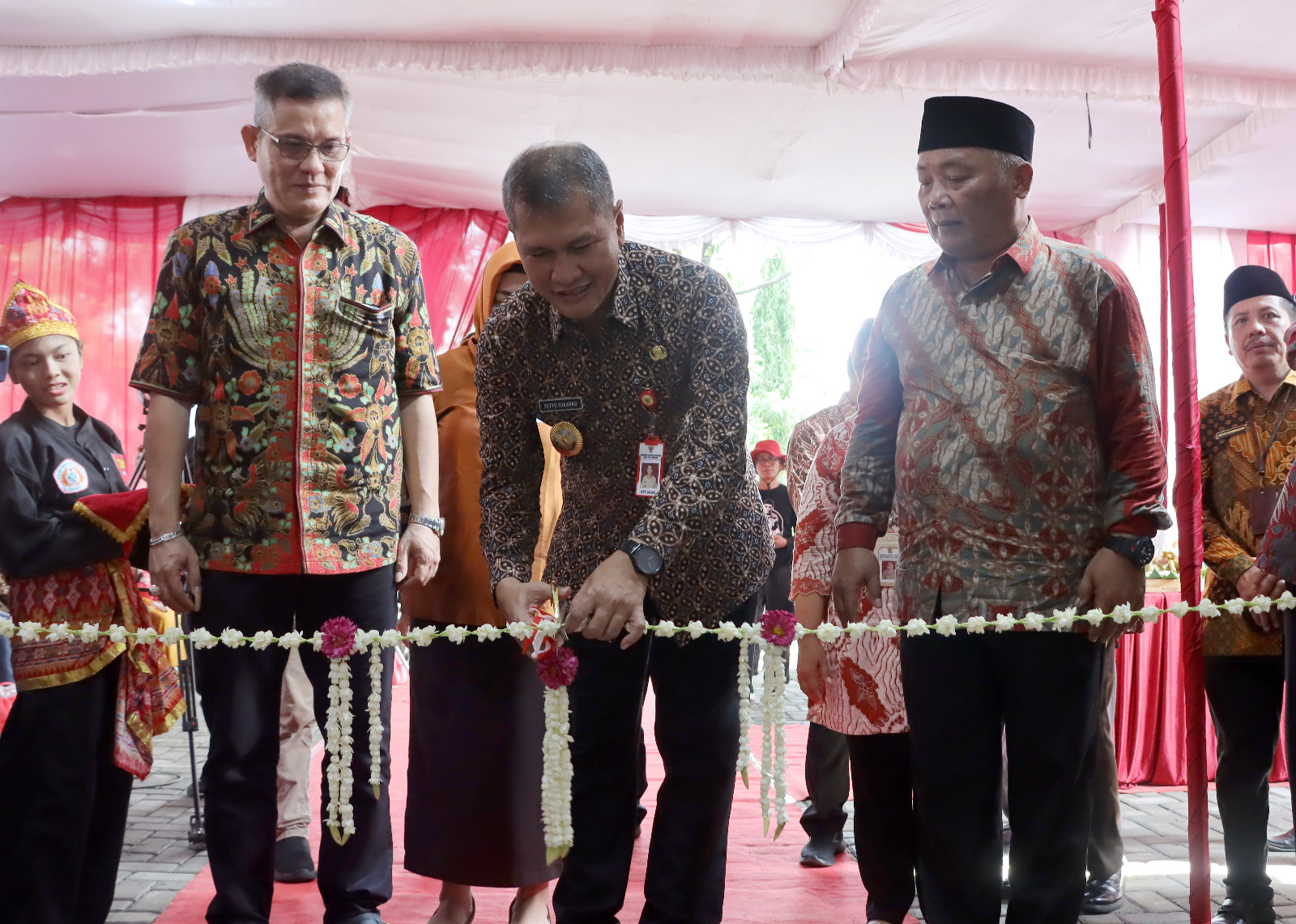 Wakil Bupati Wonogiri Setyo Sukarno resmikan Pasar Krisak di Desa Singodutan, Kecamatan Selogiri, Jumat (29/12/2023).
