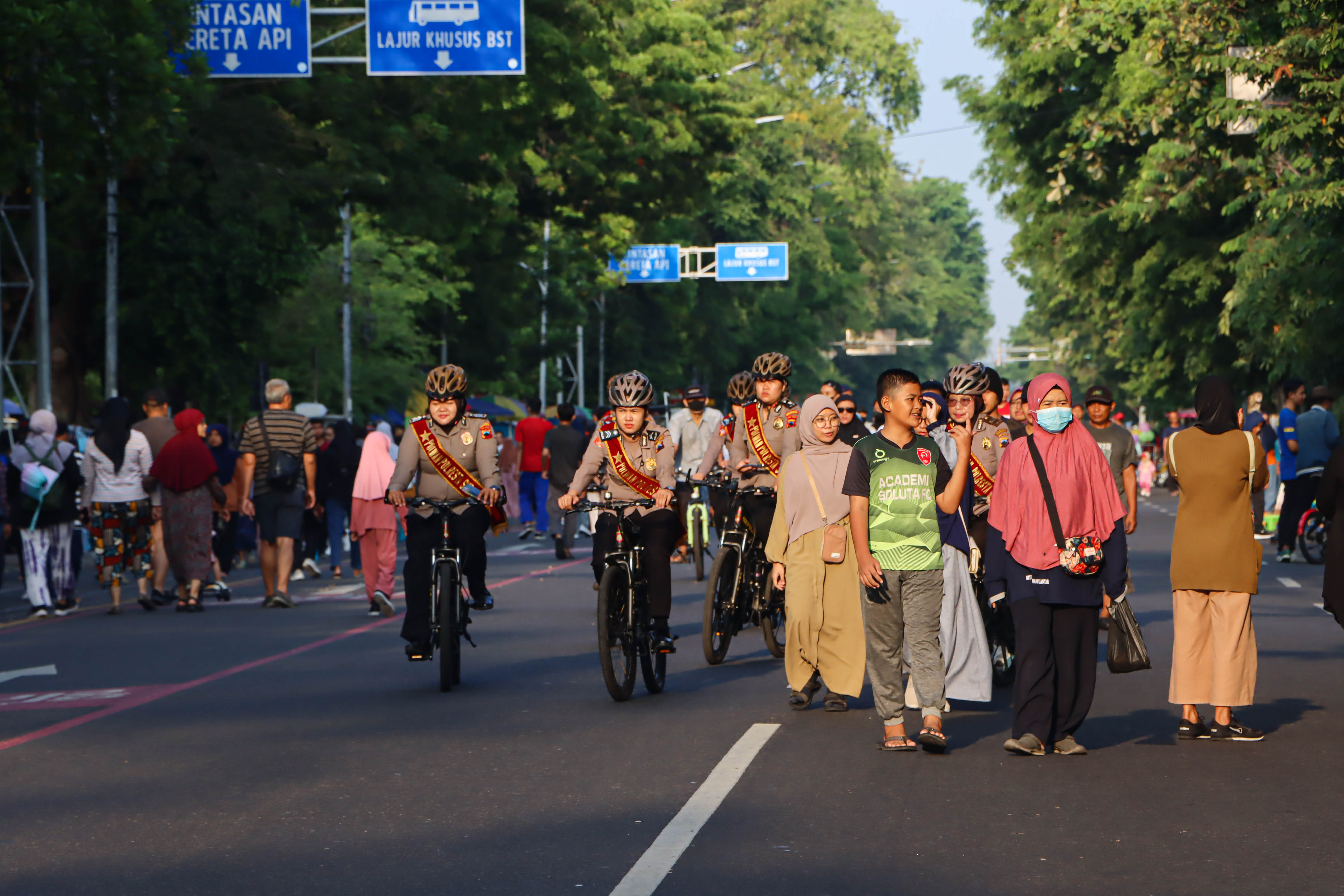 Pengunjung CFD Jalan Slamet Riyadi Kota Solo belum lama ini.