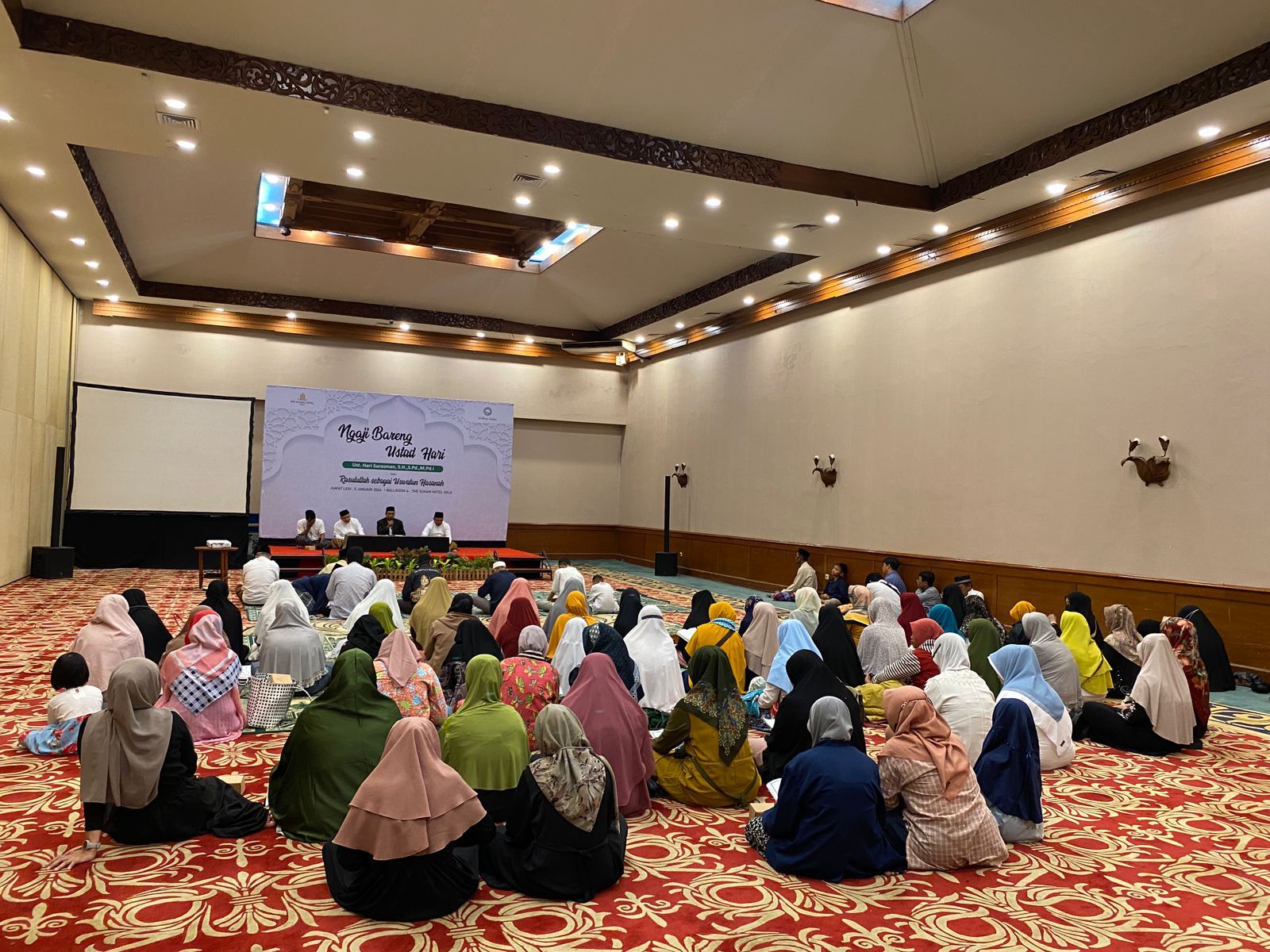 Dzikir dan Pengajian Umum yang  digelar The Sunan Hotel Solo, Jumat (5/1/2024).