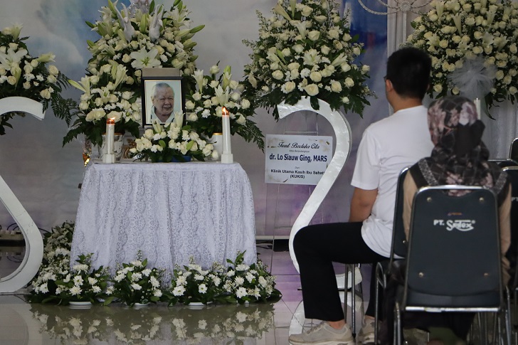 Jenazah Dr Lo disemayamkan di Rumah Duka Thiong Ting.