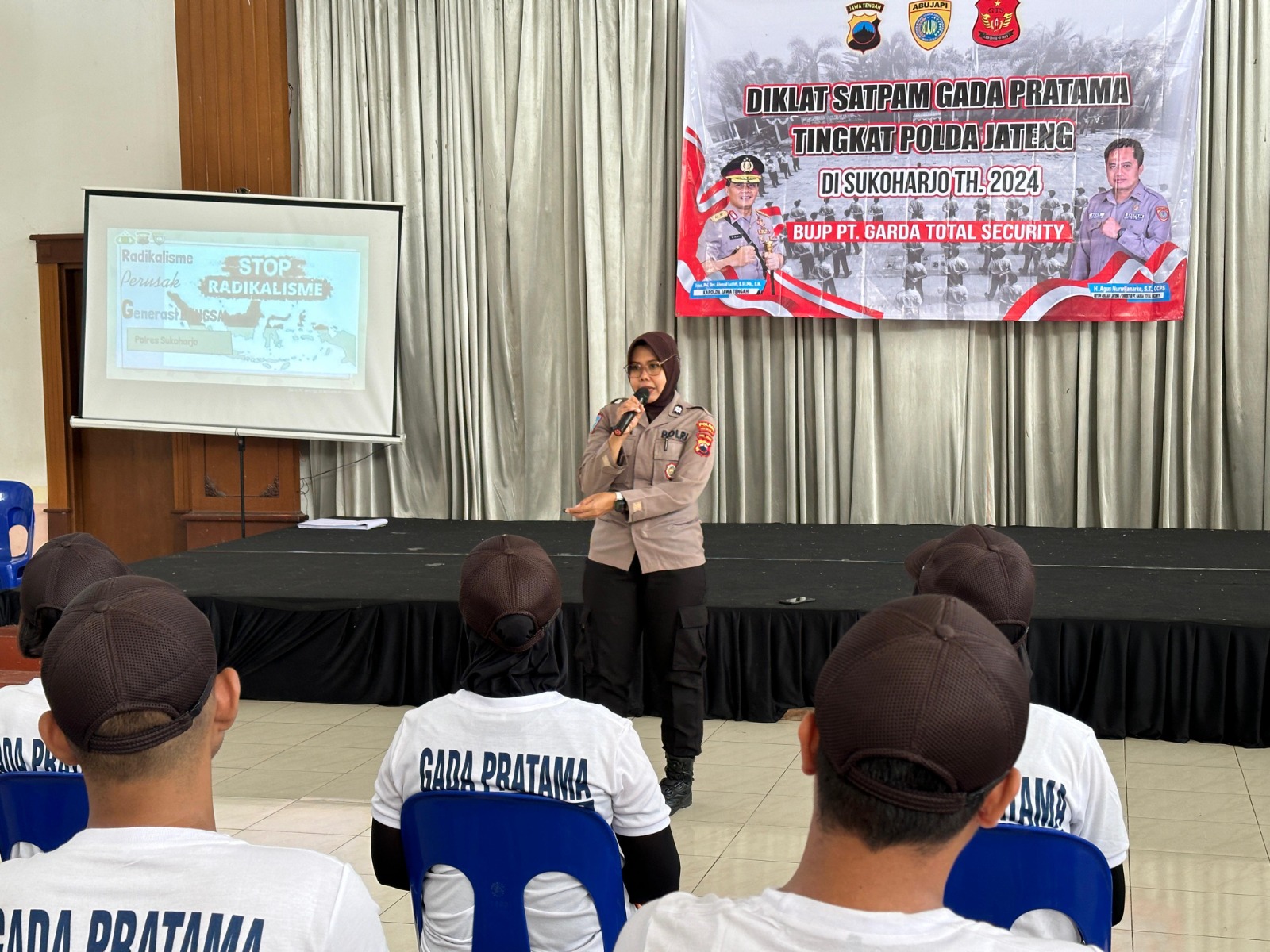 Materi deradikalisasi diberikan dalam diklat satpam Gada Pratama di gedung Sri Rahayu Mojolaban, Rabu (10/1/2024). POLRES SUKOHARJO UNTUK RASO