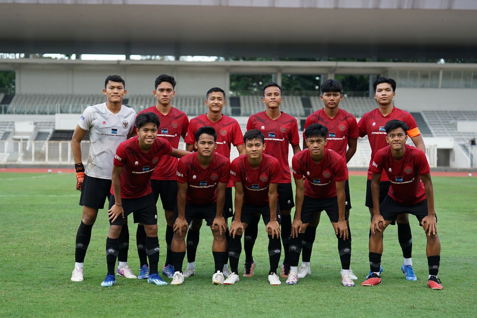 Striker Persis Solo Arkhan kaka (belakang dua dari kanan) bersama skuad Timnas U-20. (DOK. PSSI)