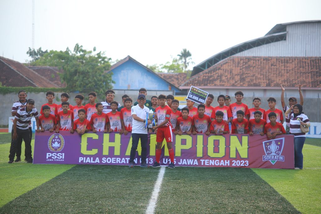 R2 Solo saat menjadi juara Piala Soeratin U-13 zona Jawa Tengah, akhir tahun lalu. (DOK. PSSI JATENG)