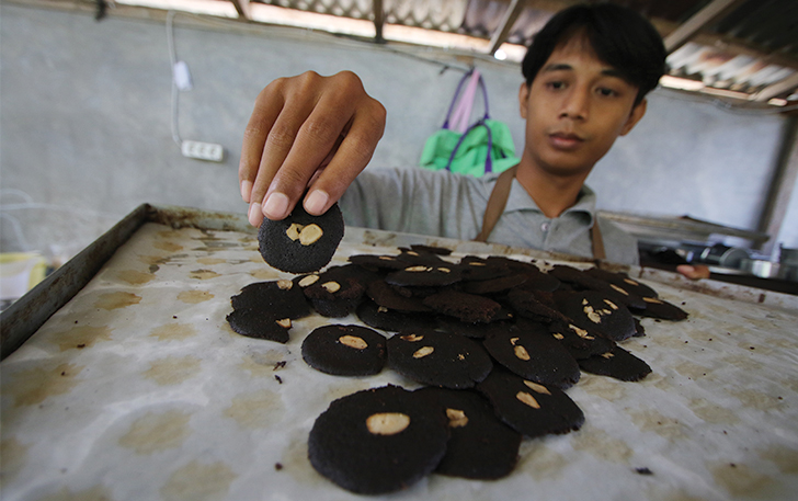 ALTERNATIF PANGAN: Kudapan dari bahan dasar bekatul kreasi mahasiswa asal Boyolali.
