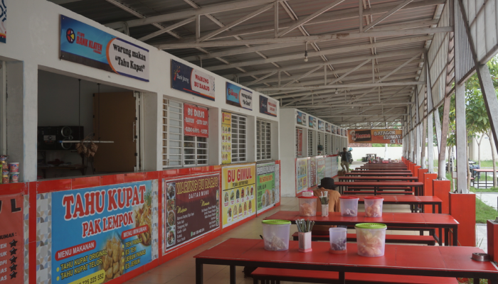 Suasana Taman Kuliner MPP di Desa Semangkak, Kecamatan Klaten Tengah, Jumat (19/1).