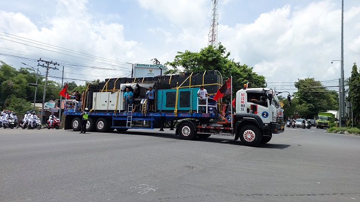 Truk trailer mengangkut tumpukan sound system dalam kampanye terbuka pendukung Prabowo-Gibran di Kabupaten Boyolali, Senin (22/1/2024). RAGIL LISTIYO/RADAR SOLO  &nbsp;