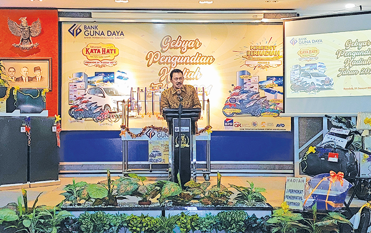 VISIONER: Direktur Utama Bank Guna Daya Arry Mardiyanto saat sambutan.