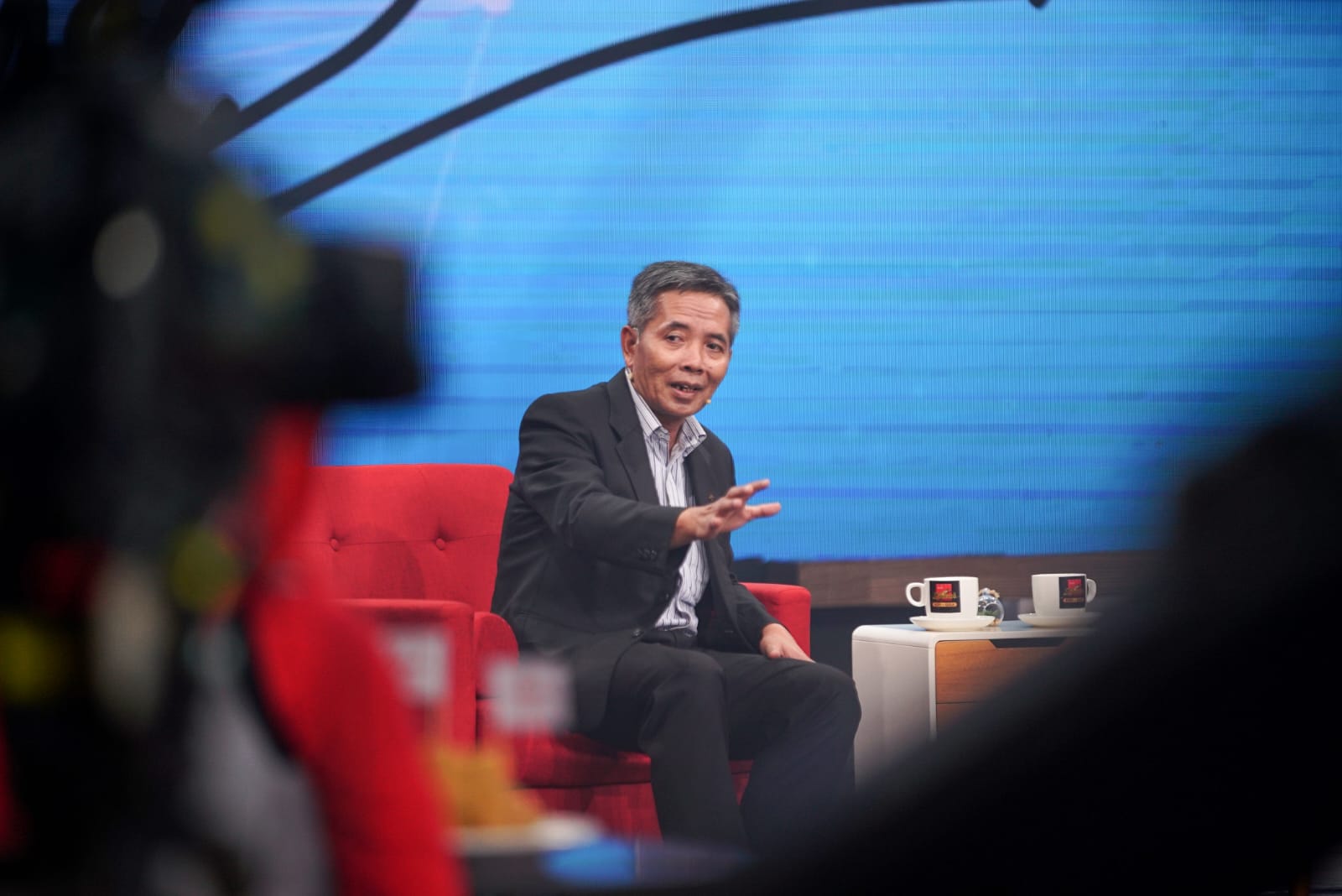 Direktur Bisnis Mikro BRI Supari beri paparan pada sebuah kegiatan.