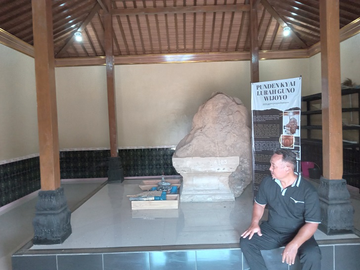 Punden Kyai Lurah Guno Wijoyo di Dusun Tambakboyo, Tawangsari, Kabupaten Sukoharjo.