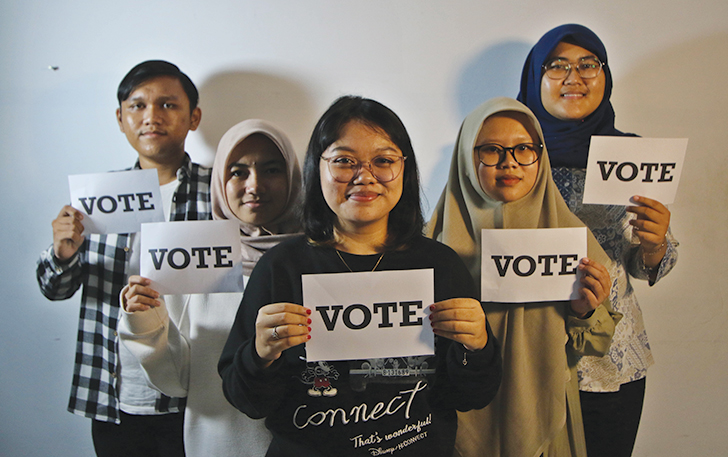 MASIH GAMANG: Suara pemilih pemula bakal menjadi magnet di Pemilu 2024.