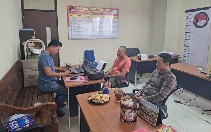 TAK KAPOK: Residivis kasus narkoba DD, warga Kecamatan Colomadu, Karanganyar kembali ditangkap polisi.