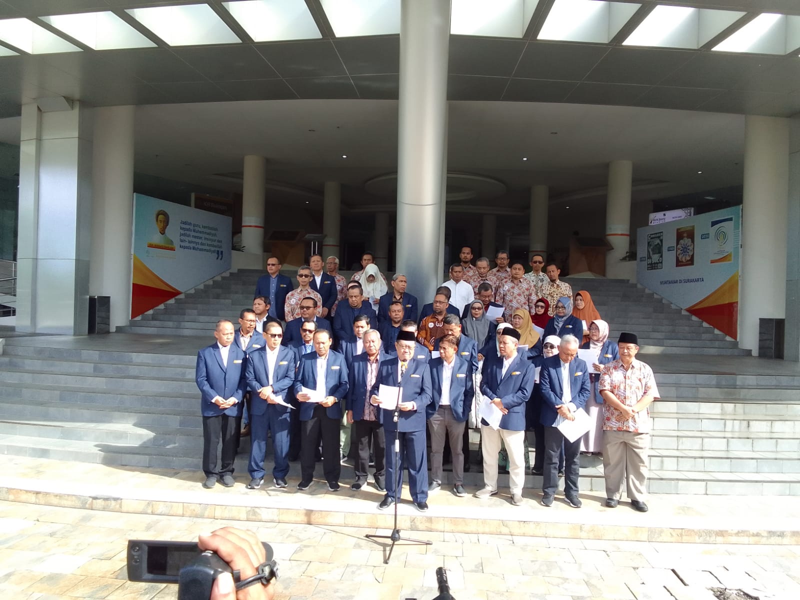 Sivitas akademika Universitas Muhammadiyah Surakarta bacakan Maklumat Kebangsaan, Senin (5/2/2024)