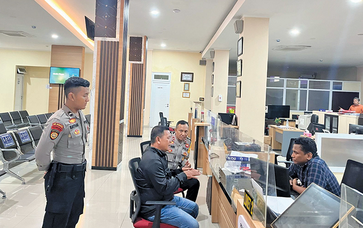 DIINTEROGASI: S menjalani pemeriksaan di Polresta Solo usai ngamuk di Alun-Alun Kidul Solo.