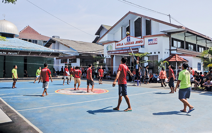 CERIA: Warga binaan Rutan Solo menjalani lomba di Hari Kemerdekaan, tahun lalu.