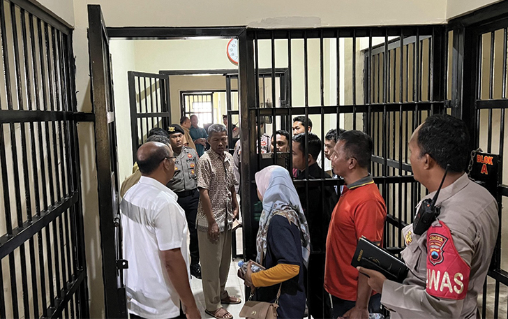 SIDAK: Pengecekan rutan di Mapolres Sukoharjo, Selasa (6/2).