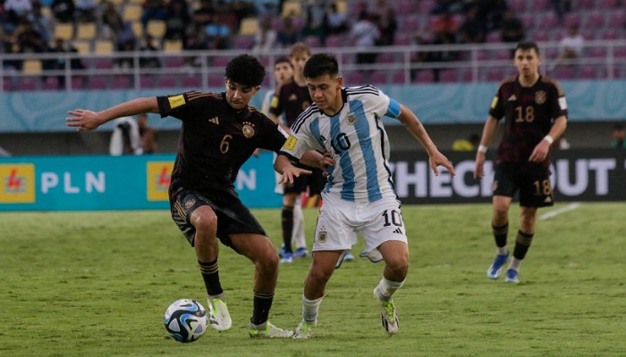 Timnas Argentina melawan Jerman di ajang Piala Dunia U-17 di Stadion Manahan tahun lalu.