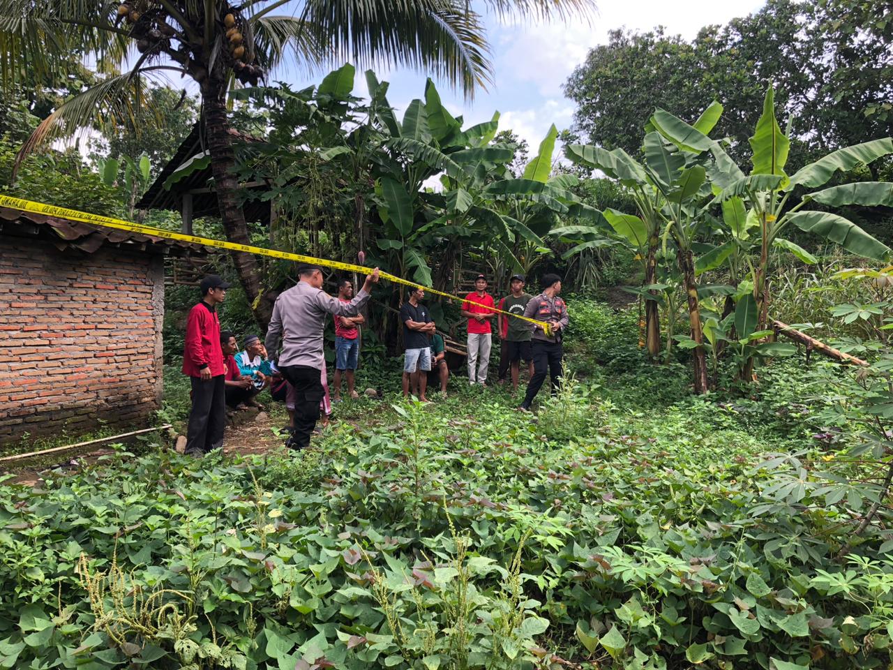 Polisi selidiki penemuan mayat perempuan di Dusun Randualas RT 02 RW 01, Desa Sendangrejo, Kecamatan Klego, Kabupaten Boyolali, Minggu (11/2/2024).