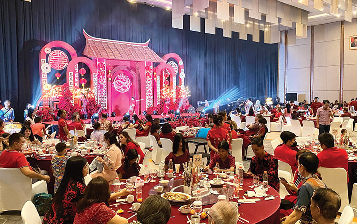 Chinese New Year Family Dinner yang digelar&nbsp;HARRIS Hotel Solo di BRIGHT Ballroom&nbsp;Jumat, (9/2/2024).