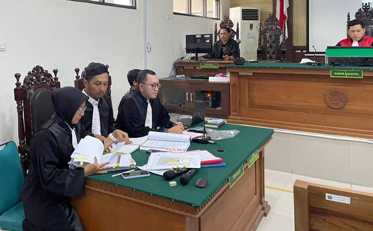 Sidang perdana tindak pidana pemilu yang menjerat Tarno, oknum guru PPPK di Kecamatan Ngargoyoso, Kabupaten Karanganyar digelar di PN Karanganyar, Jumat (16/2/2024).