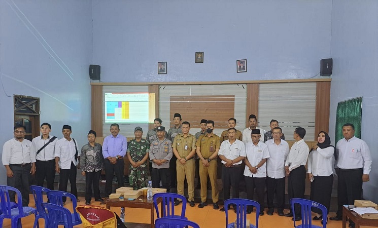Peserta bakal calon PAW kepala Desa Berjo, Kecamatan Ngargoyoso, Kabupaten Karanganyar usai seleksi di balai desa setempat, Senin (19/2/2024).