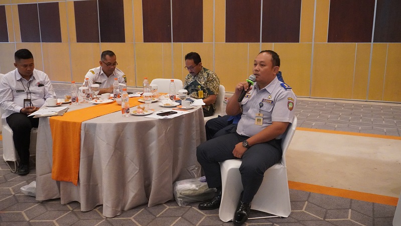 Sesi tanya jawab peserta Forum Konsultasi Publik