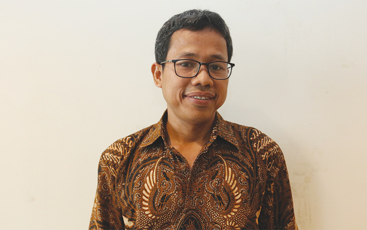 Pujiyono Suwandi, Guru Besar Fakultas Hukum UNS resmi diangkat menjadi Ketua Komisi Kejaksaan.