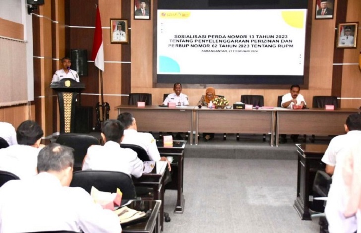 Pj Bupati Karanganyar Timotius Suryadi hadiri sosialisasi Perda dan Perbup tentang investasi, Kamis (22/2/2024).