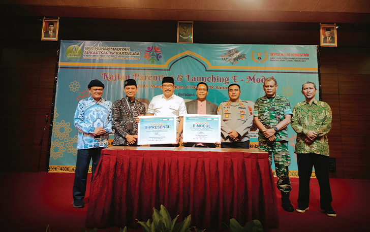 BERKEMBANG: Peluncuran program modul elektronik (e-modul) dan layanan e-presensi yang digelar SMA Muhammadiyah (SMAM) Al-Kautsar Program Khusus (PK) Kartasura di Multazam Syariah Hotel, Sabtu (24/2).
