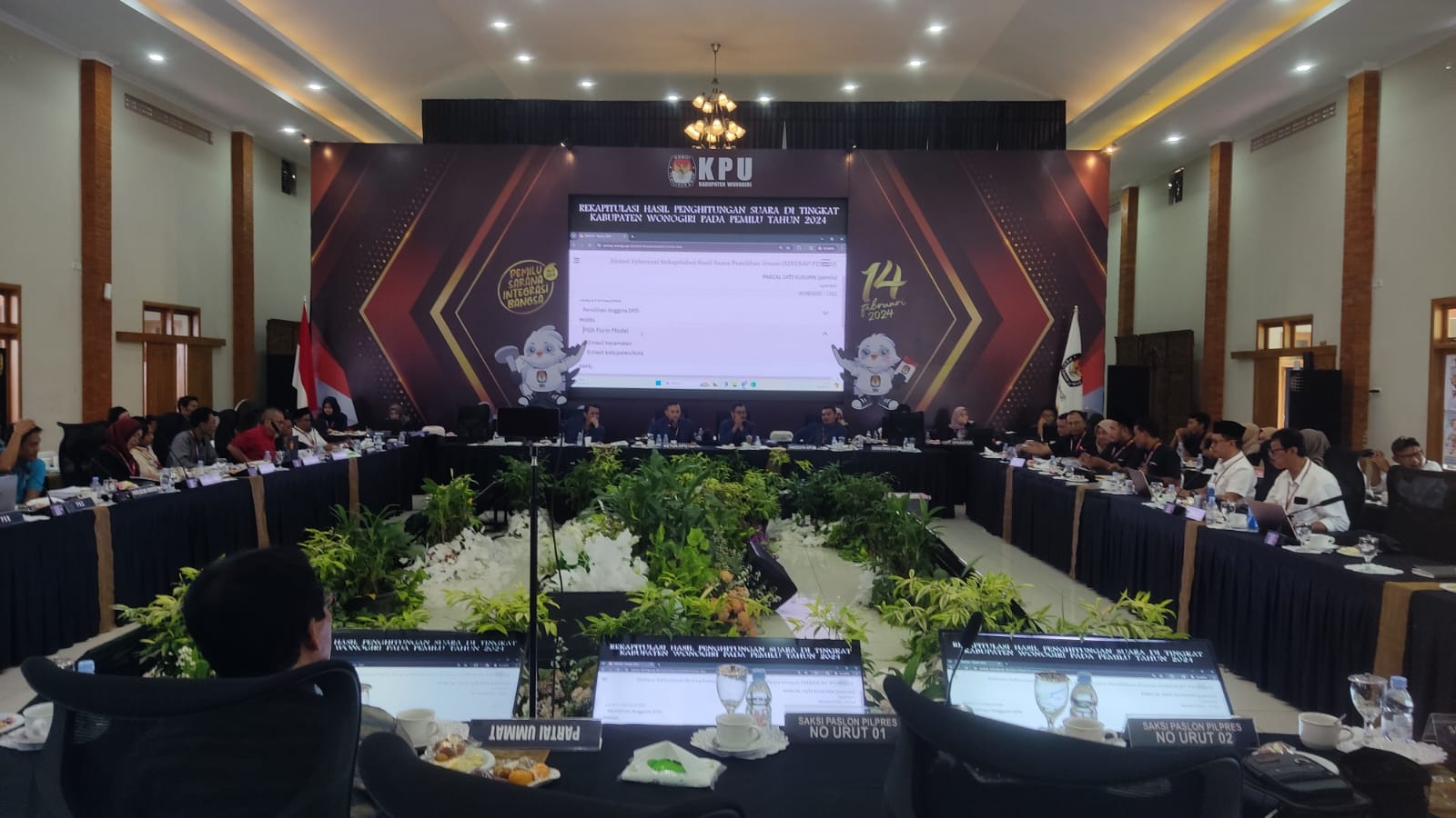 Rekapitulasi penghitungan suara tingkat Kabupaten Wonogiri, Rabu (28/2/2024).