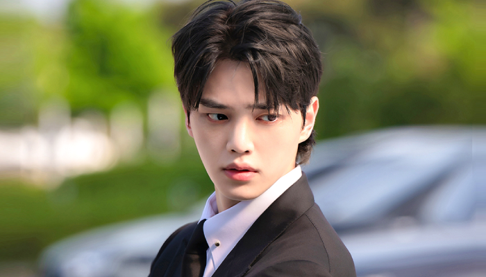 Song Kang.