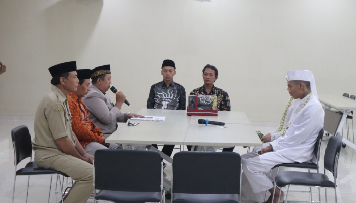 Ilustrasi petugas KUA melayani akad nikah seorang tahanan kasus narkoba di Mapolres Sukoharjo, belum lama ini.