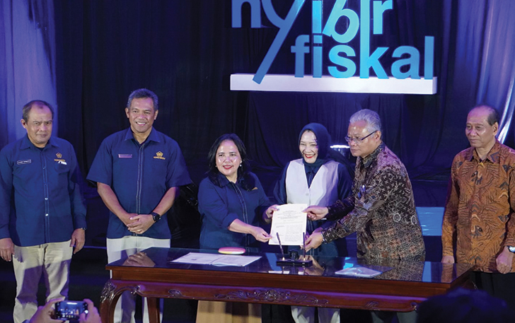 Penandatanganan kerja sama antara FEB UNS dan Kemenkeu di aula Gedung Suhardi FEB, Rabu (28/2/2024).