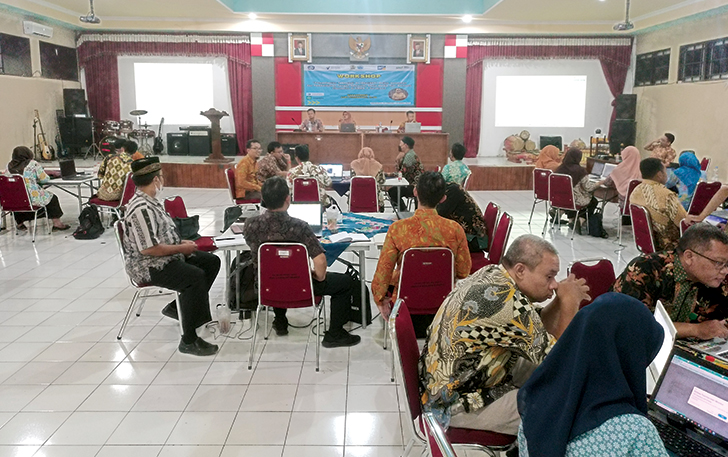 Guru SMKN 9 Solo Ikuti Workshop pemanfaatan teknologi artificial intelligence (AI) di aula sekolah setempat, Rabu-Kamis (28-29/2/2024).